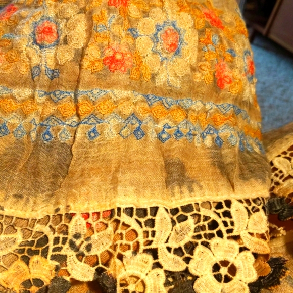 Origami by Vivian, Lace crochet/Embroidered, sleeveless, leopard print, cardigan - Picture 4 of 6